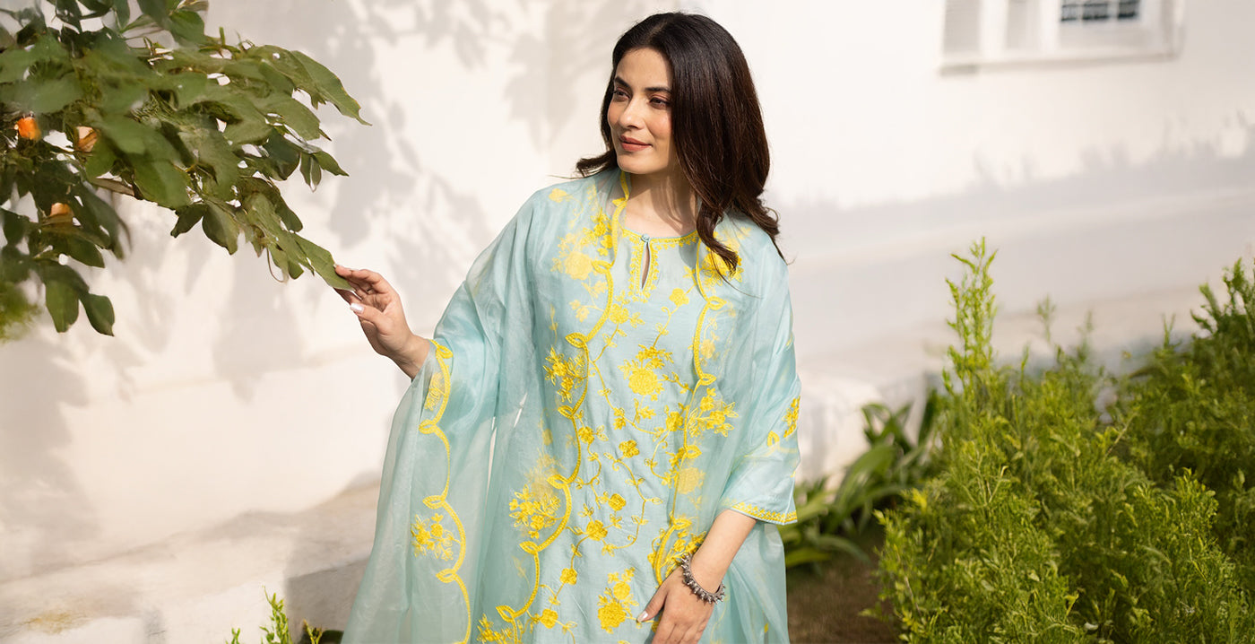 Minimalist Styling Tips for Straight Suit Sets