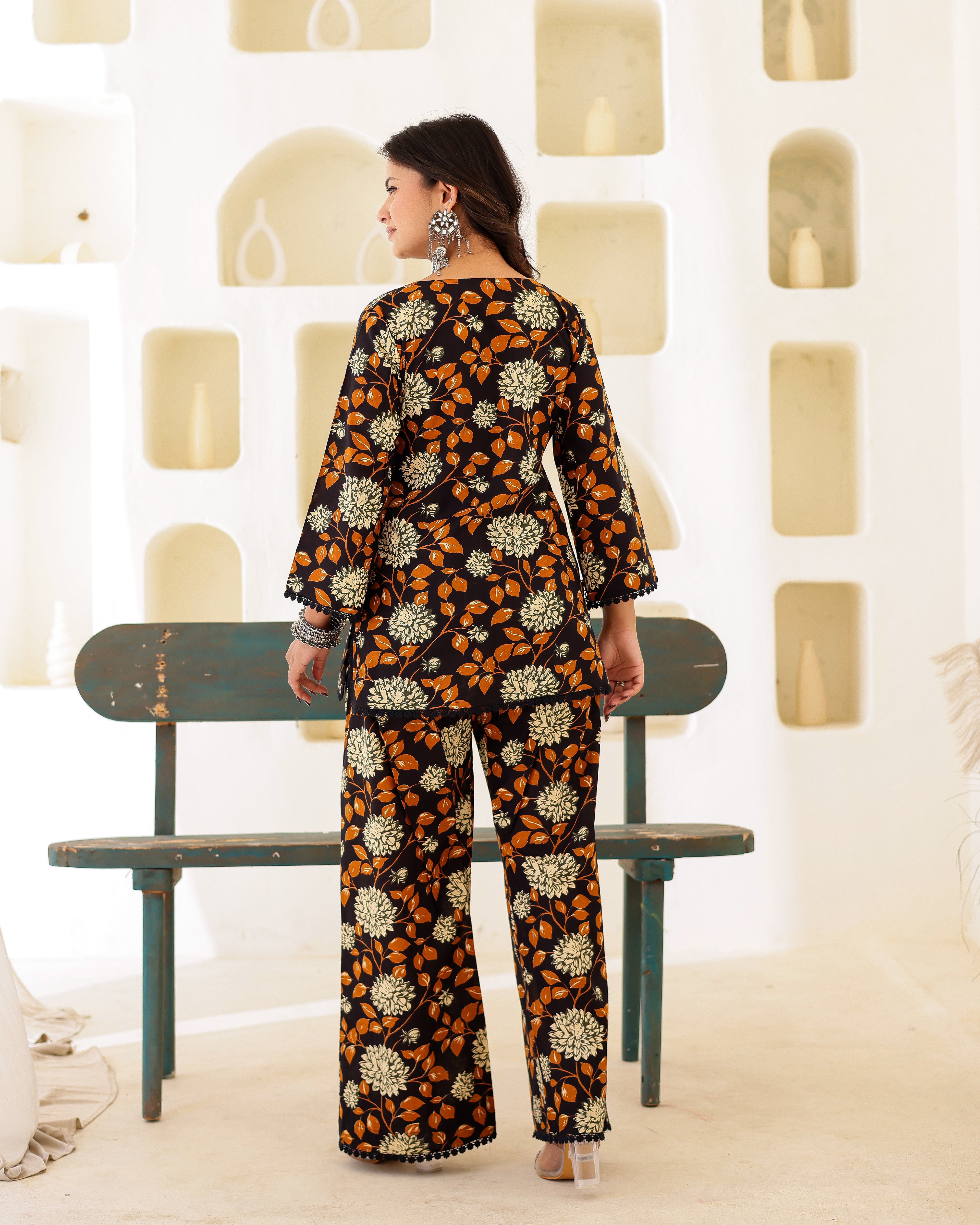 Black Hand-Block Straight Suit Set - 001A0643.JPG