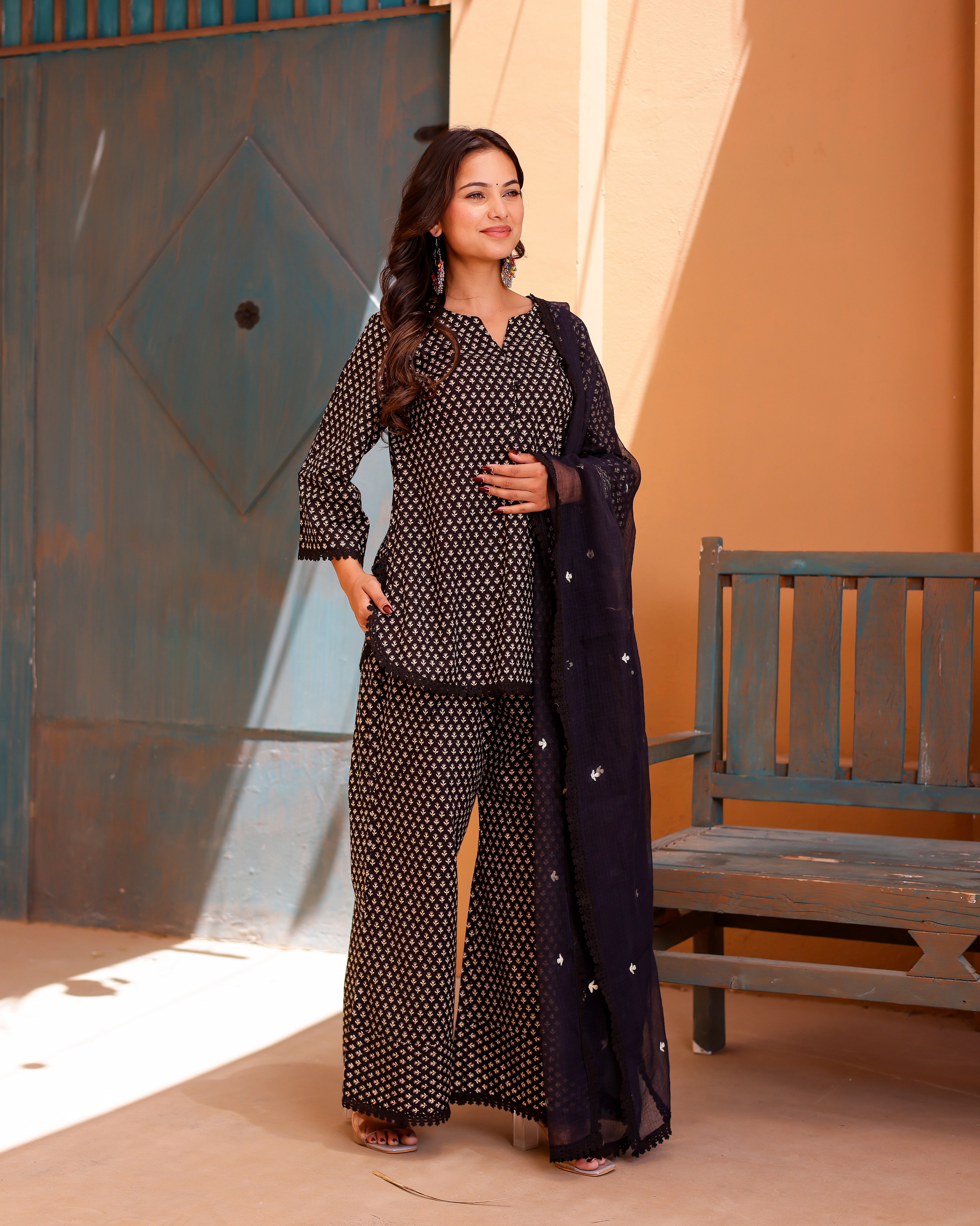 Black geometric Buti Suit Set - 001A0843.JPG