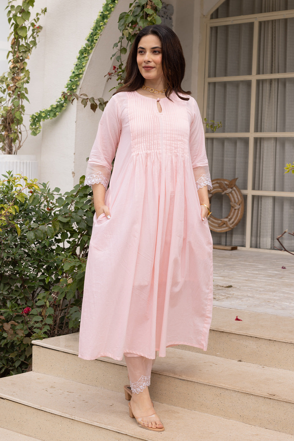 Pink cotton suit with an embroidered scalloped organza dupatta