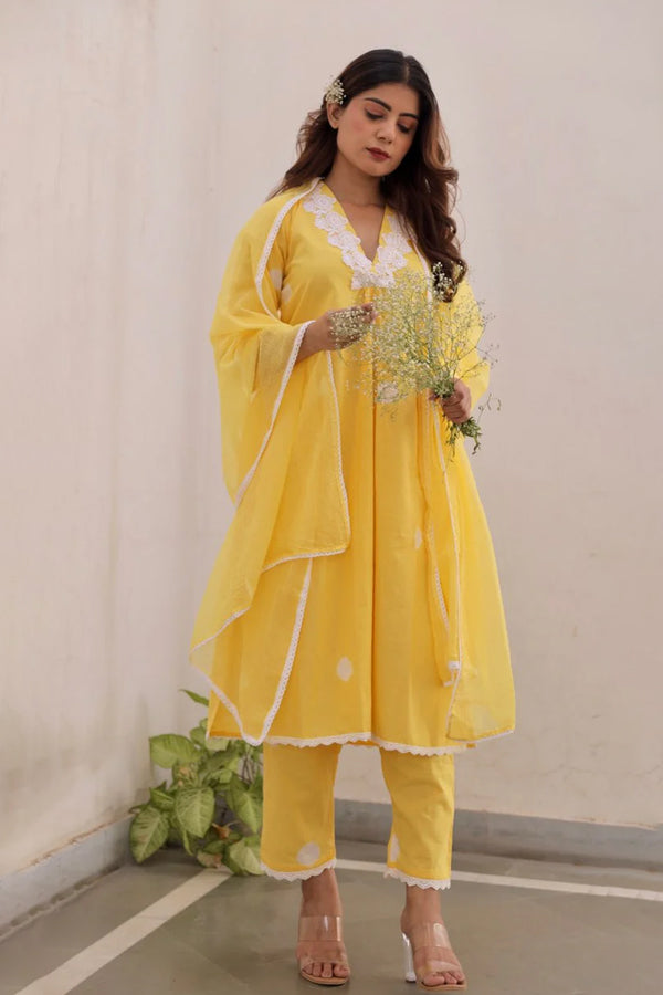 Yellow Cotton Tie & Dye White Lace Straight Set with Doriya Dupatta