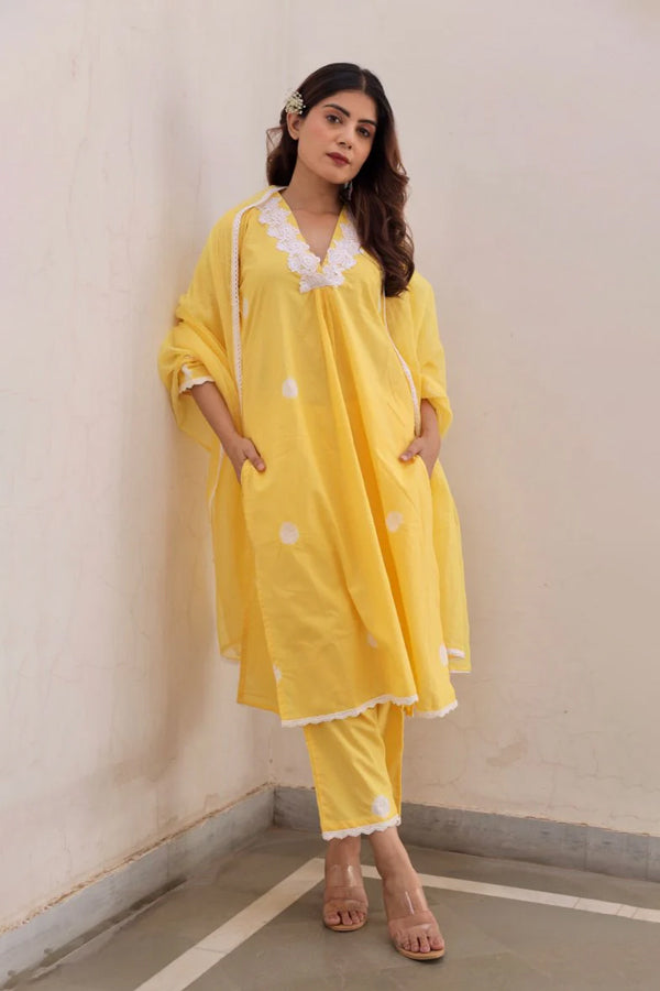 Yellow Cotton Tie & Dye White Lace Straight Set with Doriya Dupatta