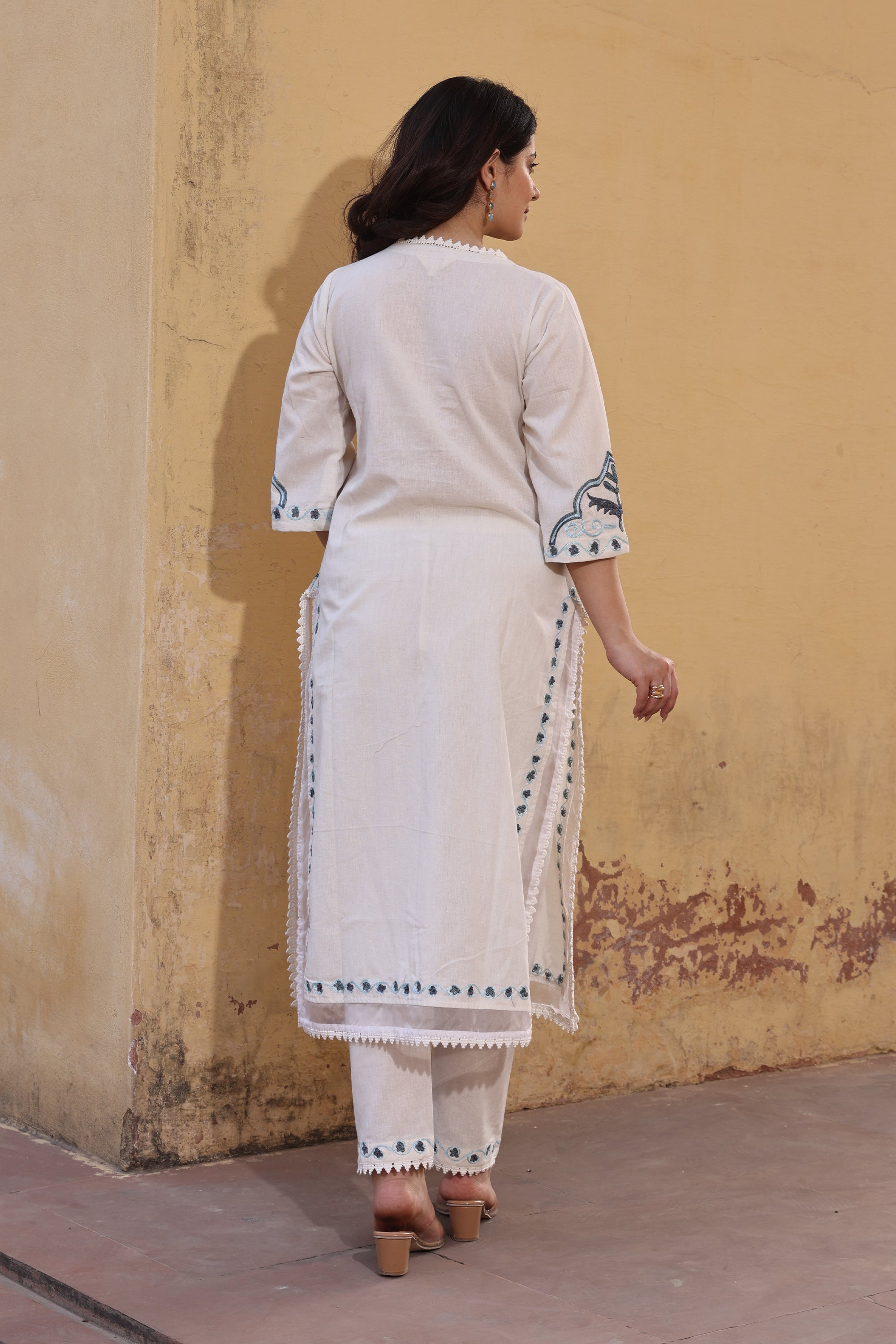 White Cotton Slub Blue Embroidery Straight Set