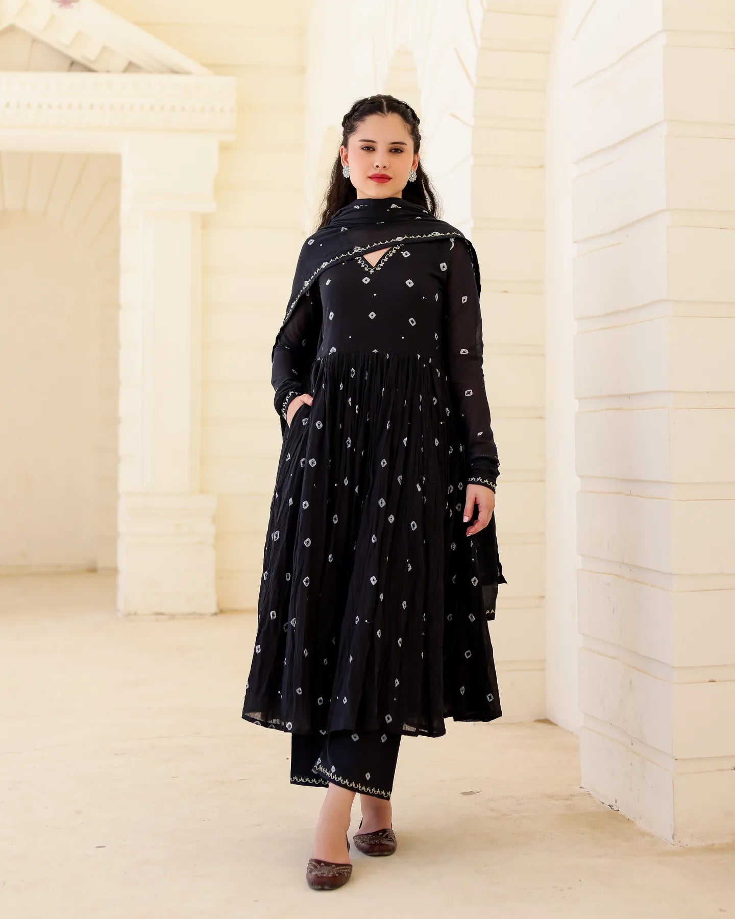 Noir Bindiya Black Cotton Mulmul Bandhani Aari Zari Embroidered Suit Set - AS-TTME-28 (7)