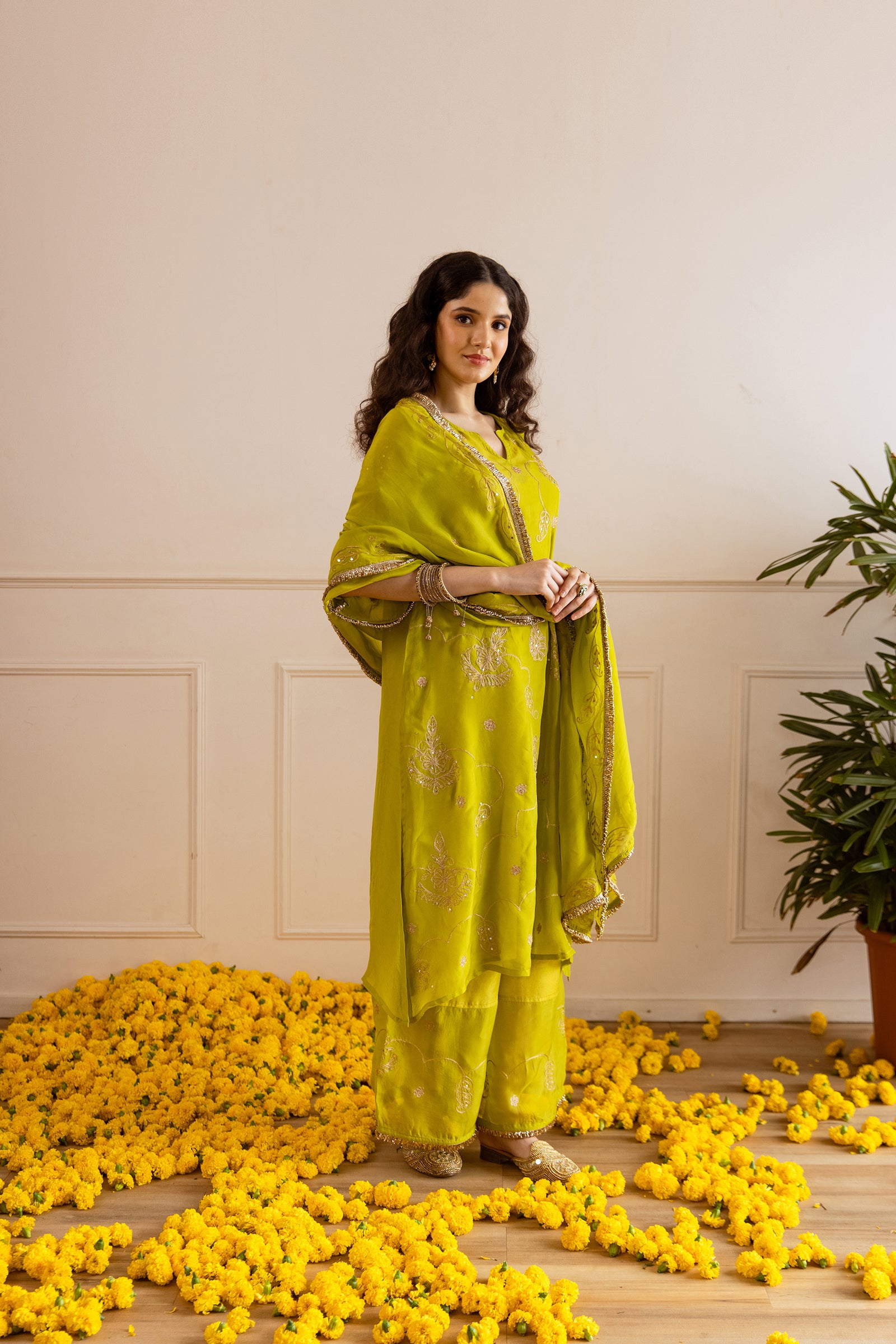Green Embroidery Viscose Organza Straight Kurta Set - Asrumo