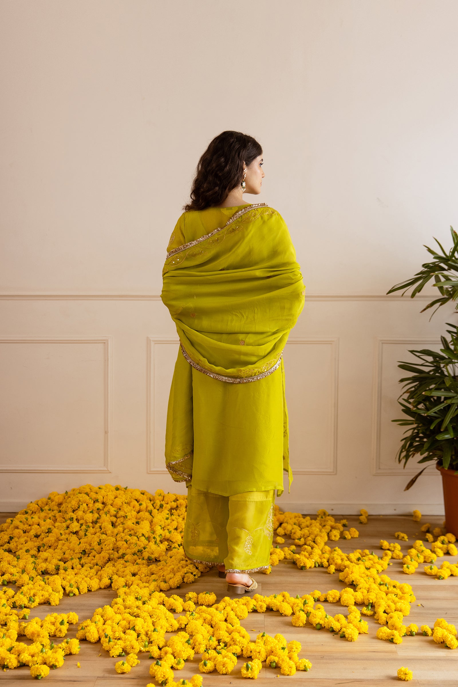 Green Embroidery Viscose Organza Straight Kurta Set - Asrumo