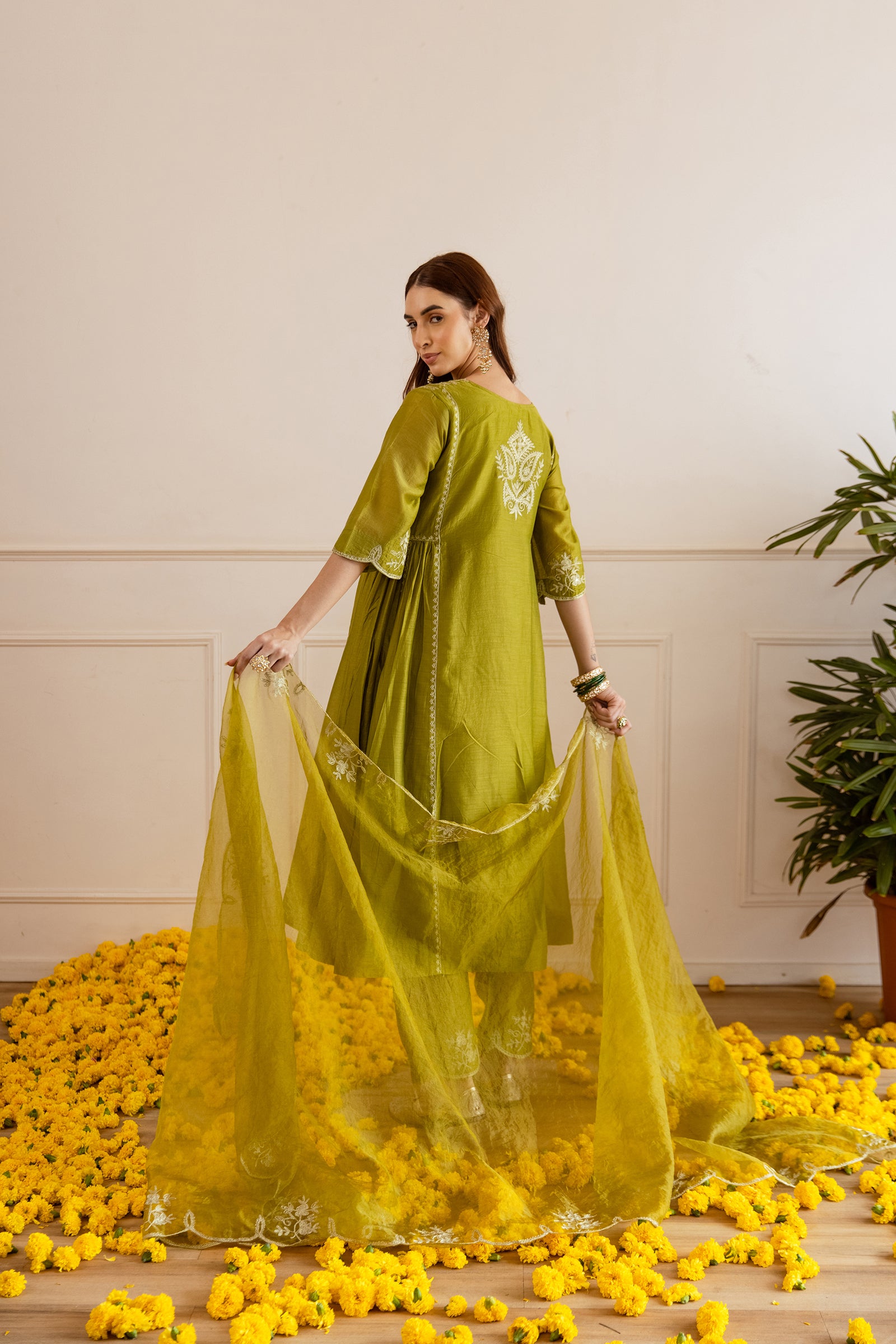 Green Chanderi Kurta Set With Organza Dupatta - Asrumo