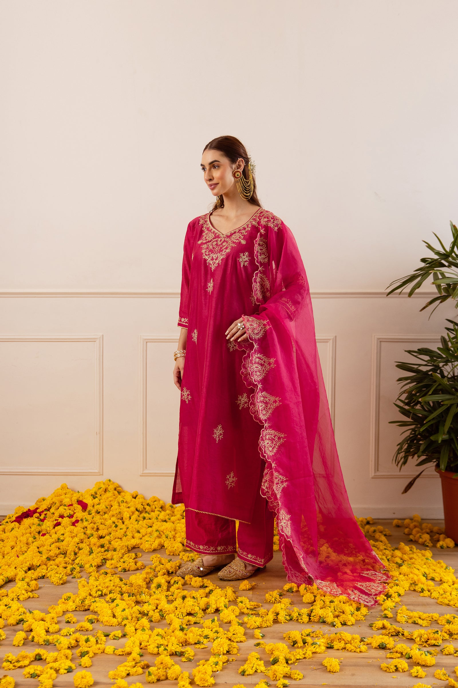 Vivid Pink Straight Fit Kurta Set With Scallop Duppata - Asrumo