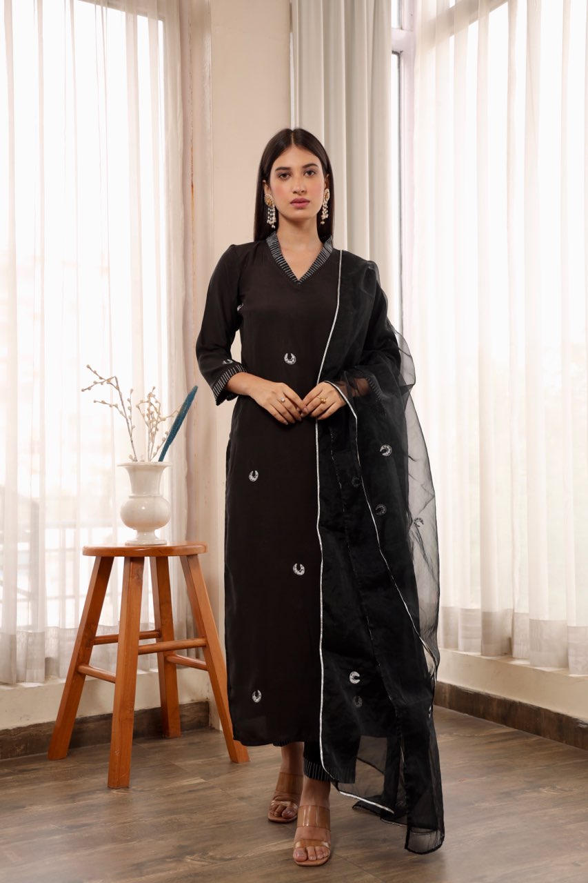 Chand embroidery black muslin straight set Asrumo