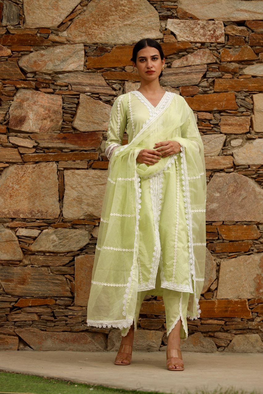 Pista cotton white lace straight set Asrumo