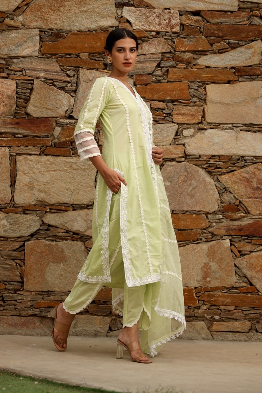 Pista cotton white lace straight set Asrumo