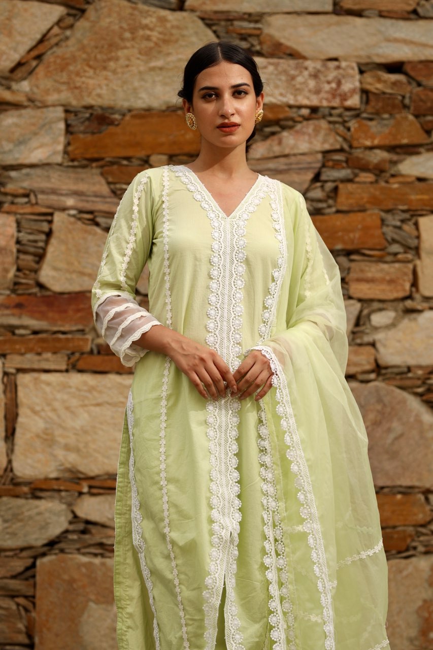 Pista cotton white lace straight set Asrumo