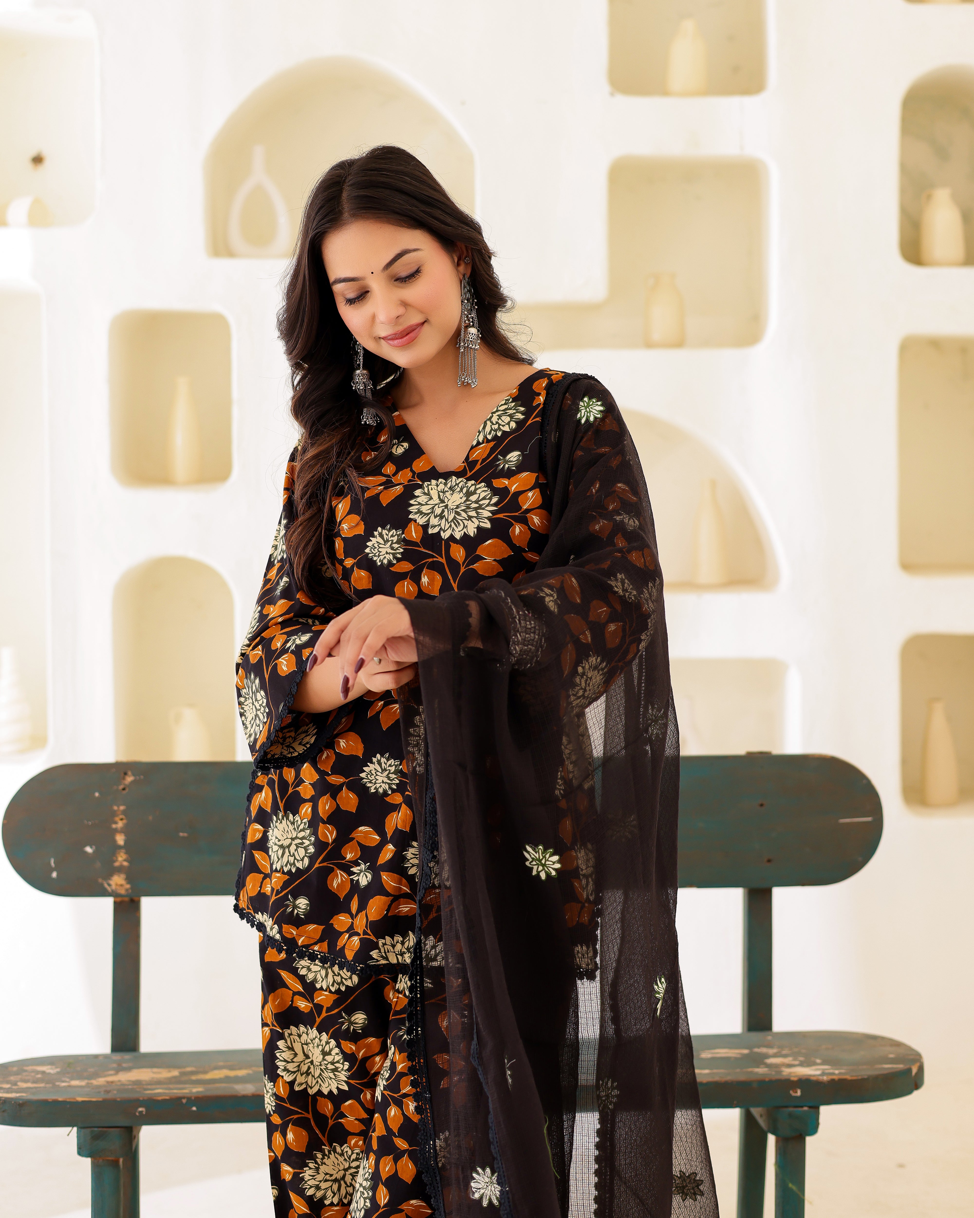 Black Hand-Block Straight Suit Set - 001A0628.JPG