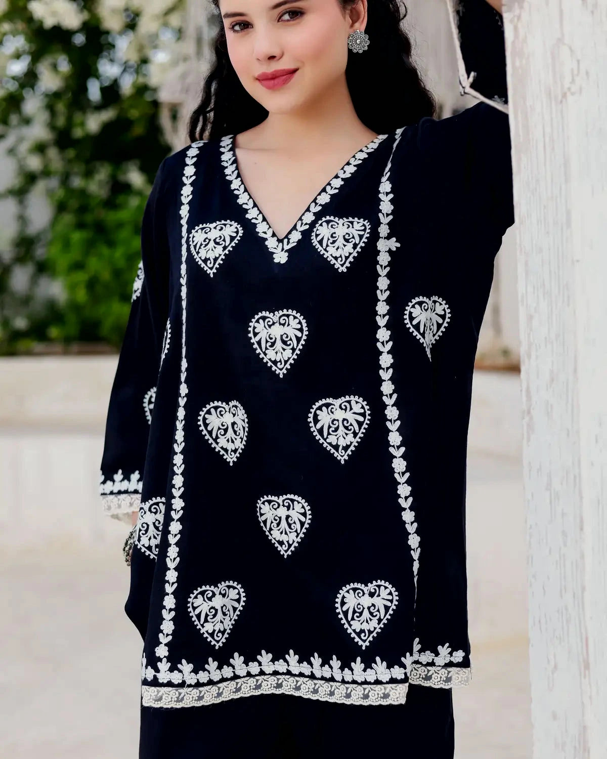 Noir Handcrafted Black Embroidered Kurta Palazzo Set with Organza Dupatta - AS-TTME-1 (7)