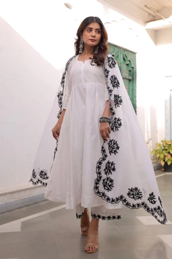 White Muslin Three Kali Kurta Set with embroidered Work Organza Dupatta