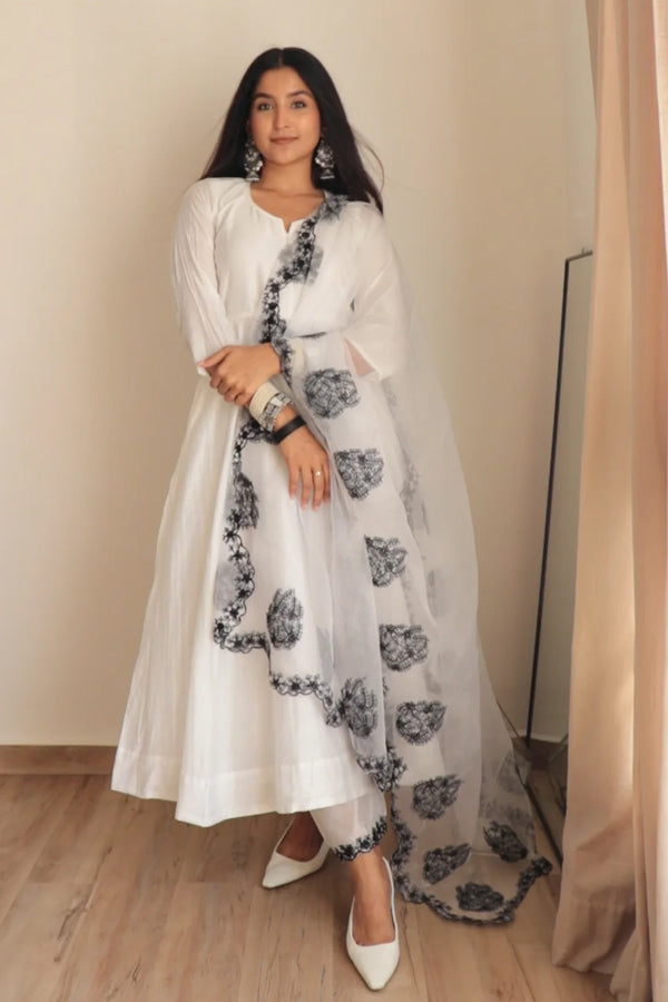 White Muslin Three Kali Kurta Set with embroidered Work Organza Dupatta