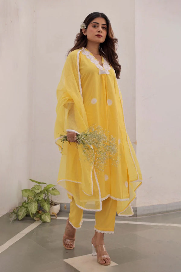 Yellow Cotton Tie & Dye White Lace Straight Set with Doriya Dupatta