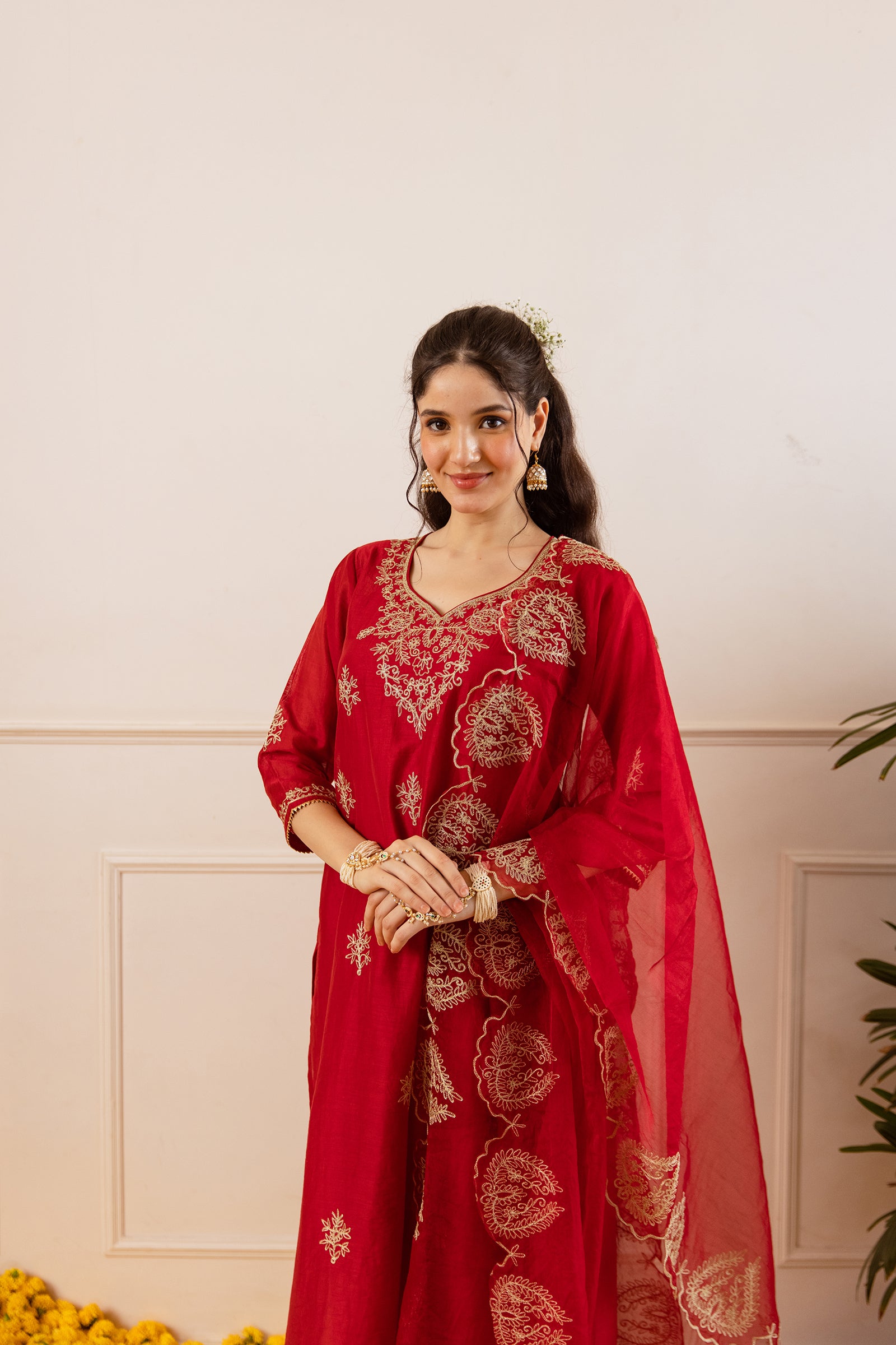 Red Straight Fit Kurta Set With Scallop Duppata - Asrumo