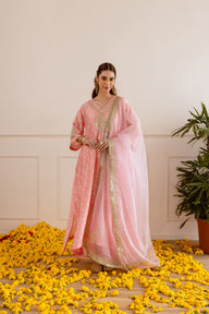 Soft Peach Hand Bandhej Suit Set With Kiran Organza Dupatta