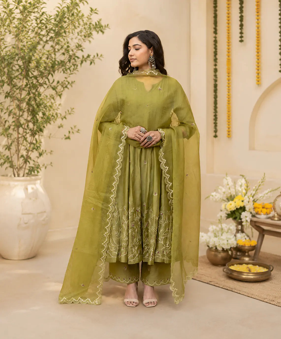 Mehendi outfits
